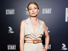 Трижды мать Оксана Акиньшина больше не скрывает спортивную фигуру в бикини