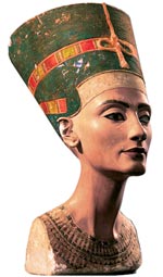 Высокие скулы, миндалевидные глаза, чувственные губы, лебединая шея — среди всех древних красавиц лишь Нефертити (XIV век до н. э.) по-прежнему является непревзойденным идеалом...
