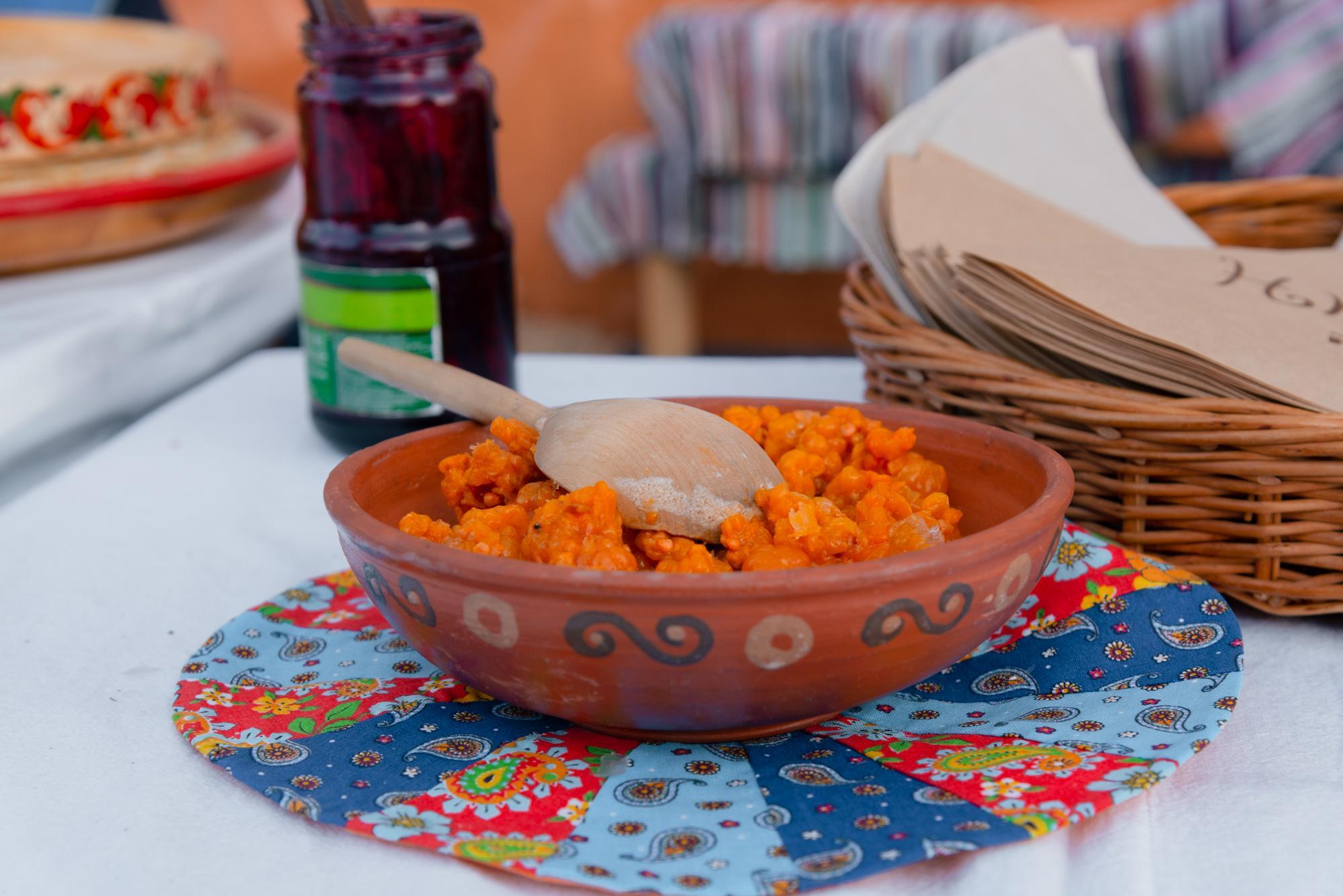 В Архангельске разработали масло из морошки: чем оно полезно