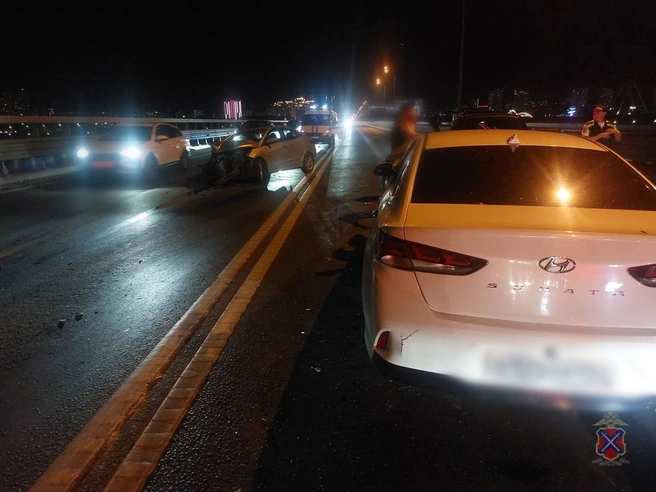 Два Hyundai получили серьезные кузовные повреждения | Источник: ГУ МВД России по Волгоградской области