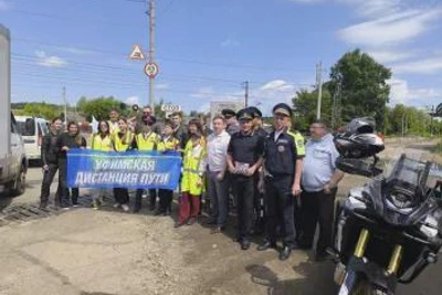 В Уфе прошел мотопробег ко Дню железнодорожных переездов