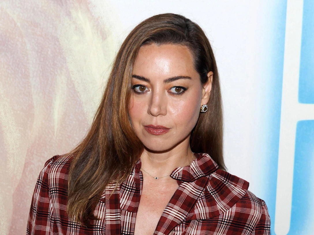 Обри Плаза впервые призналась, в какую тьму погрузилась после смерти мужа | marieclaire.ru