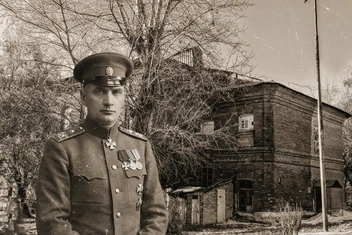 Бывал ли Александр Васильевич в Красных казармах, доподлинно неизвестно. Но вполне мог туда заглянуть, а значит, гласят легенды, мог и золотишко припрятать | Источник: Юрий Орлов / NGS.ru