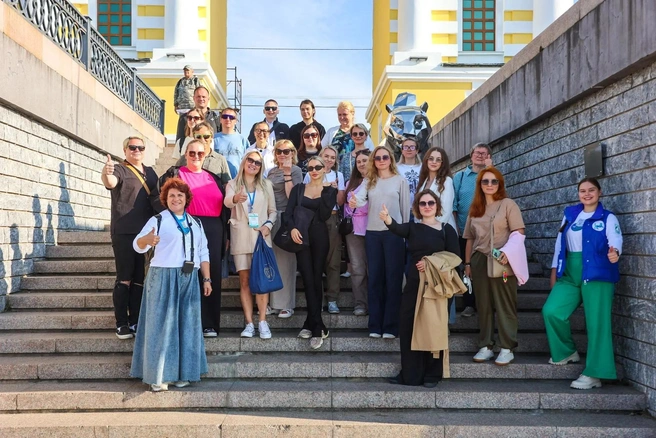В состав делегации вошли представители городского туристско-информационного бюро северной столицы, судоходных и туристических компаний, отелей и гостиниц | Источник: Администрация города Иркутска