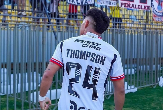 В Чили Томпсон выступал под 24 номером | Источник: diariolaquinta.cl