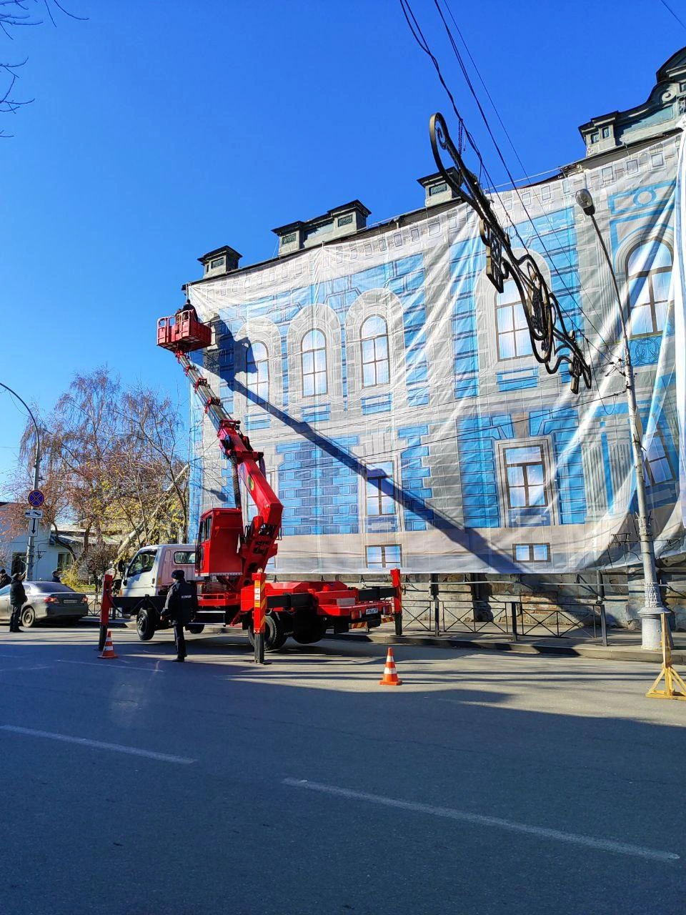 Дом офицеров в Иркутске снова закрыли баннером - 19 октября 2023 - ИРСИТИ.ру