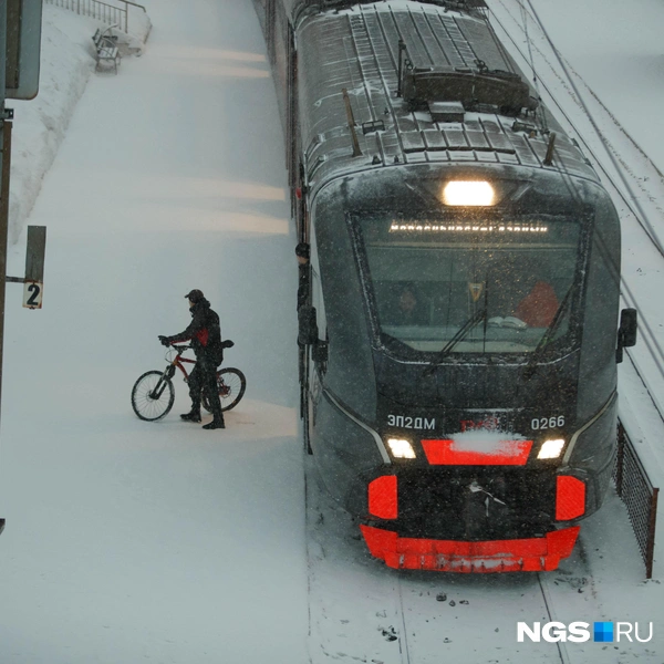 Электрички ходят по расписанию | Источник: Андрей Бортко / NGS.RU