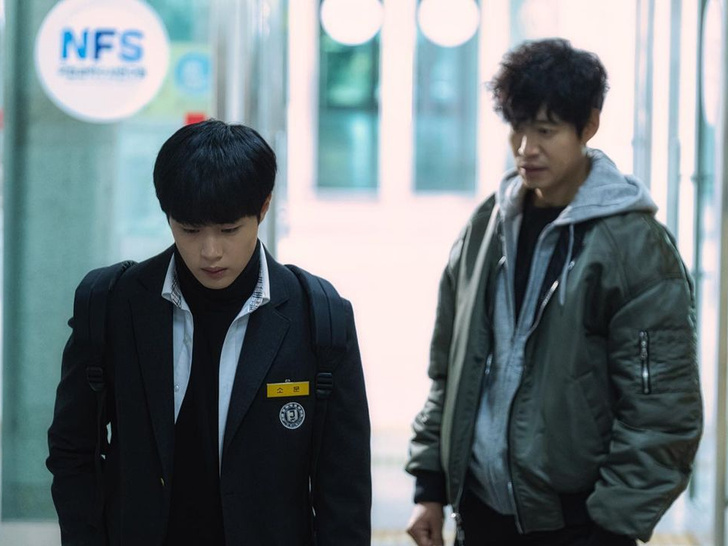 Звезда дорамы «Чудесный слух» Чо Бён Гю ответил на обвинения в школьном буллинге