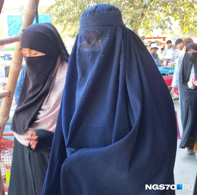Но можно встретить в Афганистане и полностью покрытых женщин | Источник: Егор Ковальчук