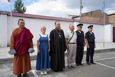 Полиция и общественники Тувы почтили память минутой молчания