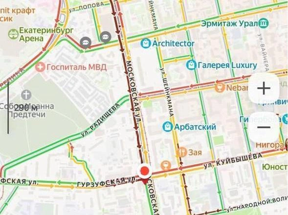 Улица Московская полностью парализована из-за ремонтных работ. | Источник: читатель E1.RU