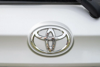 Toyota Prius столкнулся с грузовиком в районе Чуркина