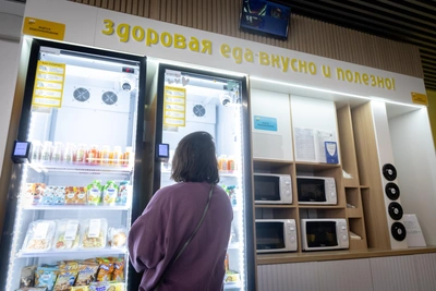 В школах Екатеринбурга появились вендинговые автоматы с едой