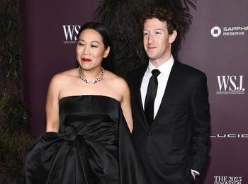 Как один из самых богатых людей на планете отреагировал на призыв поделиться деньгами? Неловкий ответ Марка Цукерберга Билли Айлиш