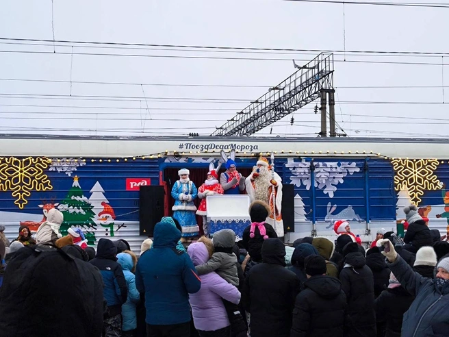 Жители радостно встретили состав | Источник: Новости Новосибирск / Телеграм