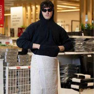 IKEA троллит Balenciaga и выпускает собственную версию юбки-полотенца