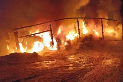 Dongfeng Truck Erupts in Flames After Highway Crash in Samara