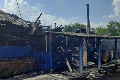Два человека погибли при пожаре в частном доме