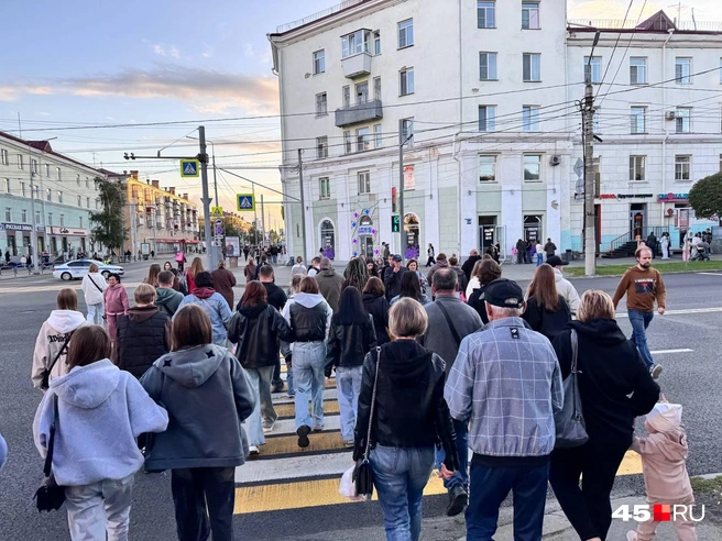 После Фадеева гремит салют: в Кургане завершили празднование Дня города | Источник: Юлия Король