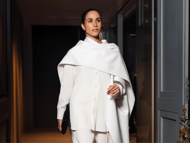 Меган Маркл выпустила свечу с ароматом своей свадьбы за $64 | marieclaire.ru