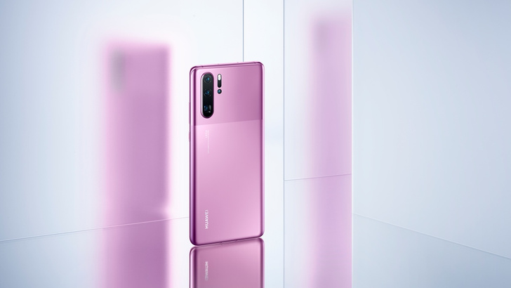 Фото №1 - В преддеверии праздников HUAWEI представляет смартфон HUAWEI P30 Pro в новом оттенке