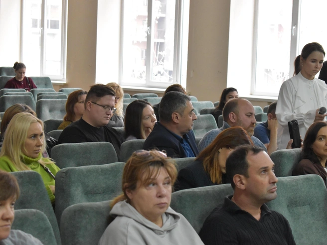 Десятки жителей приняли участие в обсуждении | Источник: Рихарда Лем / NGS.RU
