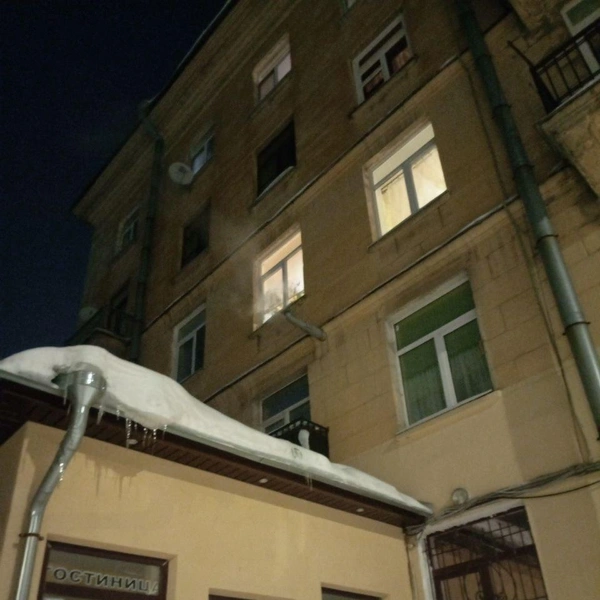 Труба работает и днем, и в темное время суток | Источник: Ирина Корбат/ «Фонтанка.ру»