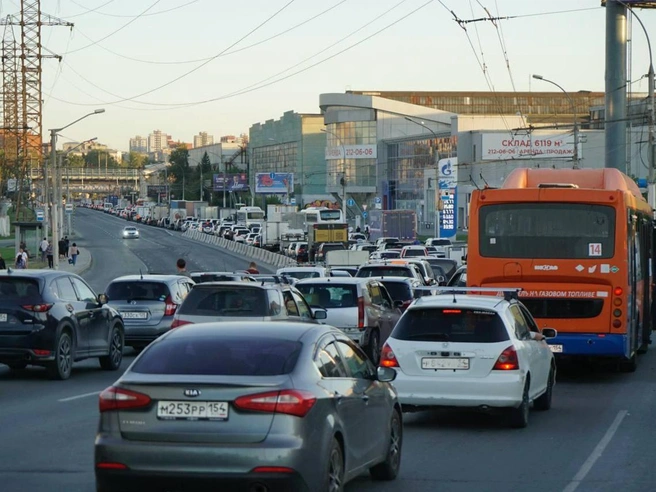 В противоположном направлении машин почти не наблюдалось | Источник: Александр Ощепков / NGS.RU