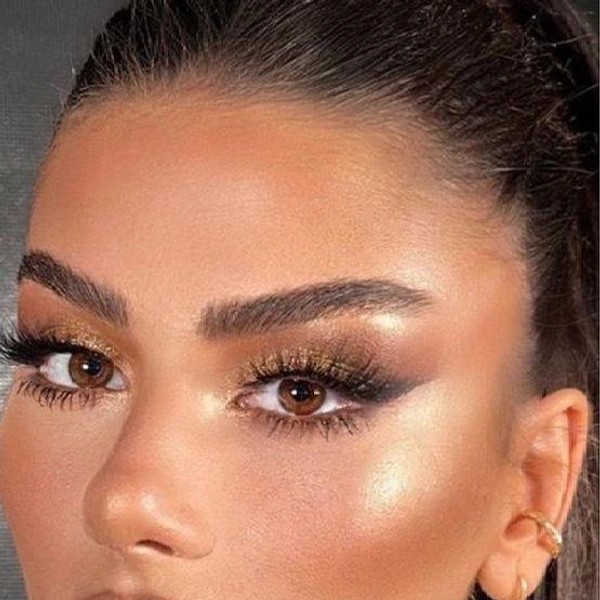 макияж на новый год 2026, новогодний макияж 2026, новогодний макияж, макияж на новый год, легкий макияж на новый год, какой макияж на новый год, новогодняя косметика | Источник: Pinterest