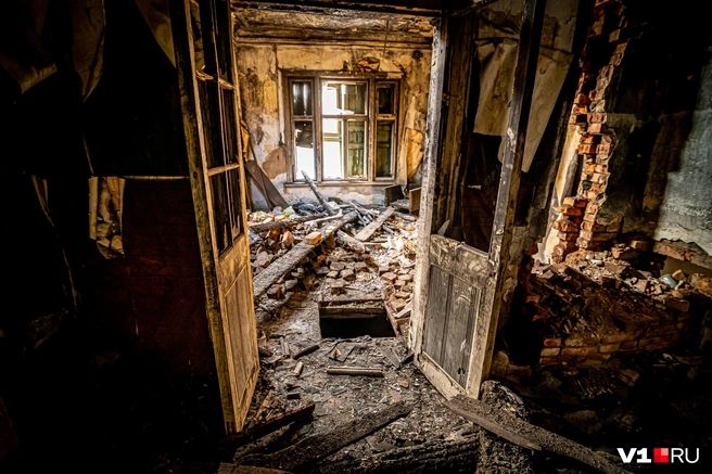 От жилья четырех семей остались только обугленные развалины | Источник: Олег Фёдоров / CHITA.RU