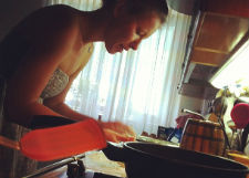 Ксению Собчак научила готовить сырники мама участника «Квартета И»