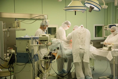 Забытая салфетка вросла в грудь тулячки после операции