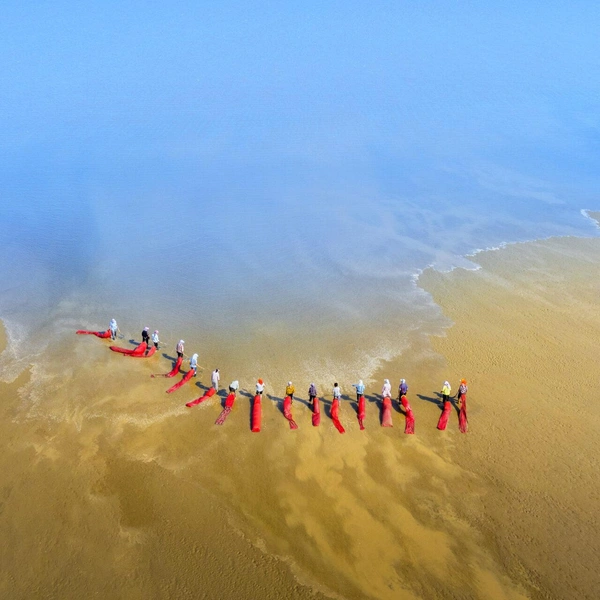 Финалист в номинации «Человек и океан» | Источник: Jianping Li / Ocean Photographer of the Year 2025