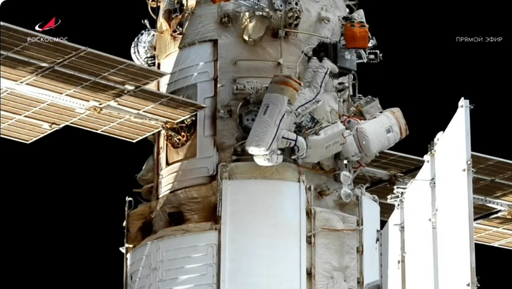Плановый и успешный: российские члены экипажа МКС совершили второй за месяц выход в открытый космос