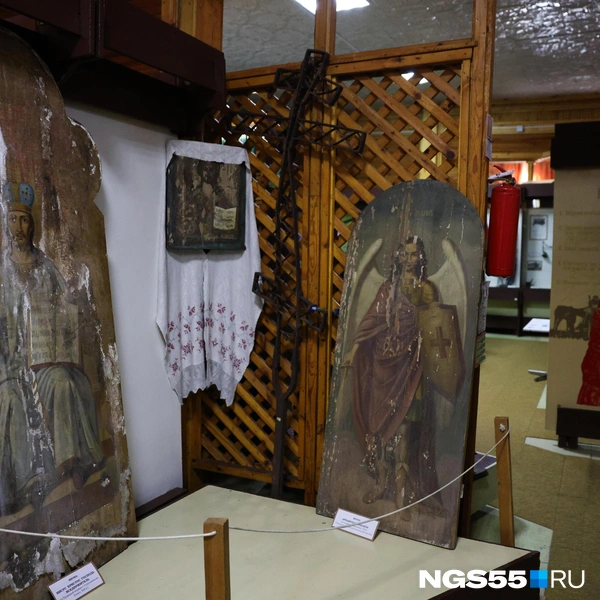 Уголок со старинными иконами  | Источник: Евгений Софийчук / NGS55.RU