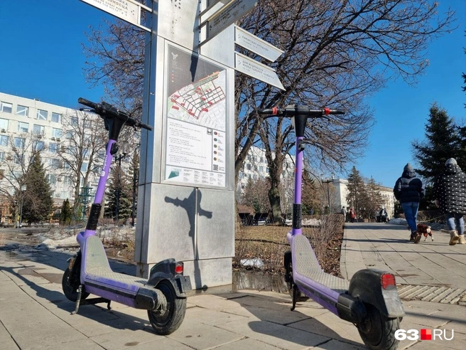 По данным Юрент, в 2025 году суммарно за сезон самарцы проехали 2,9&nbsp;млн километров на сиреневых самокатах | Источник: Роман Данилкин / 63.RU 