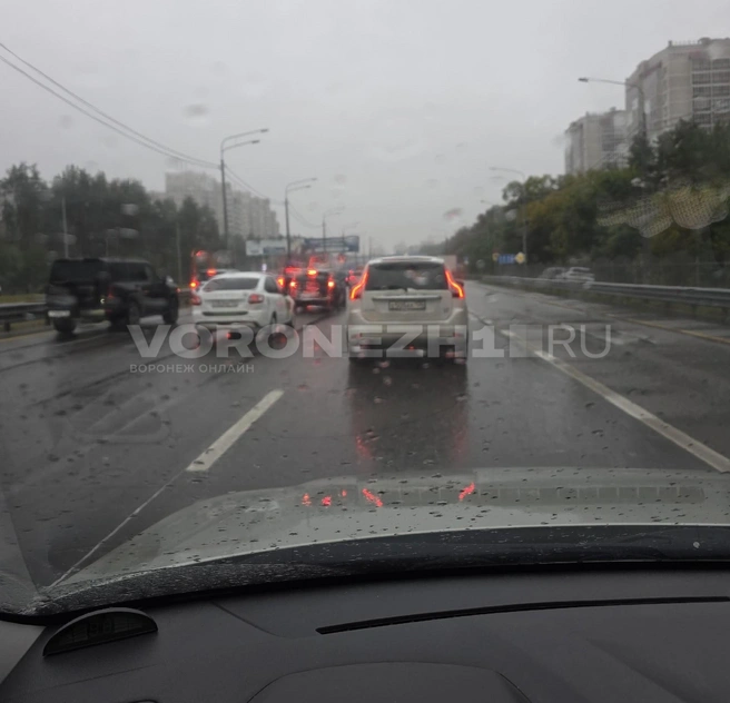 14 сентября, 08:15. Водители (не) спешат на работу | Источник: Читатель Voronezh1.ru