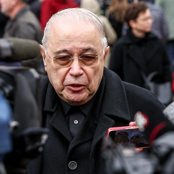 Симоньян плакала навзрыд, Эрнст сдерживал эмоции: как звезды и близкие проводили Тиграна Кеосаяна в последний путь | Источник: Булкин Сергей/ТАСС