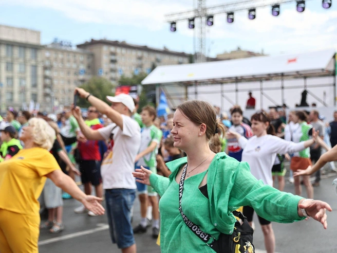 Массовая зарядка на День города стала традицией, ее проводят не первый год | Источник: Александр Ощепков / NGS.RU