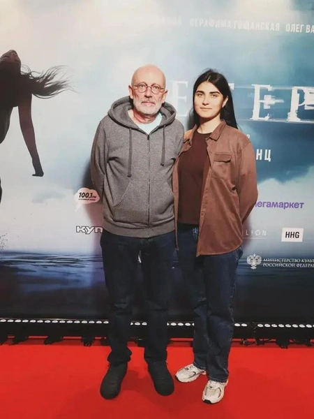 Александр Гордон с женой Алиной | www.starhit.ru