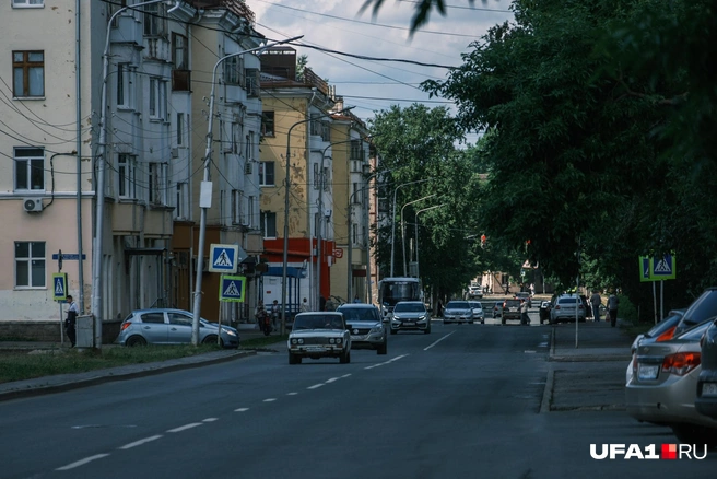 Панорама улицы Кольцевой, фасады не самые приветливые | Источник: Булат Салихов / UFA1.RU