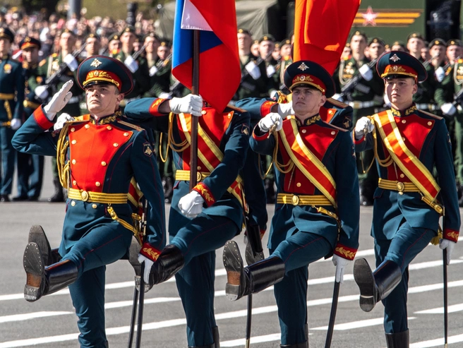 Военный парад на Дворцовой площади в День Победы, 2023 | Источник: Михаил Огнев / FONTANKA.RU