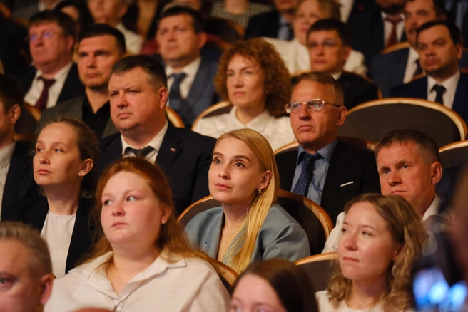 Люди в зале внимательно слушали главу региона | Источник: пресс-служба администрации губернатора Пермского края
