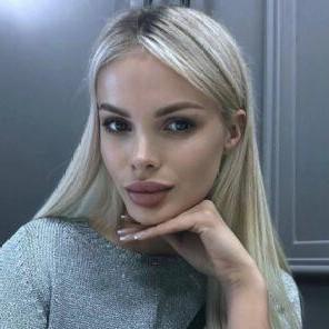 Изувечил ее так, что половины черепа нет: фото модели Анжелики Тартановой, которая вышла из комы