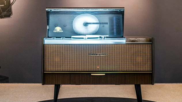 Винил и немного ретро: дизайнеры Panasonic обновили культовую стереосистему 1960-х