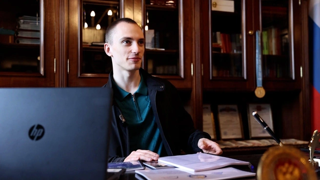 «Мне уже достаточно грязного хайпа». Владислава Тюльпанова не приняли в «Единую Россию» в Петербурге, потому что он «дискредитирует партию» | Источник: «Фонтанка.ру»