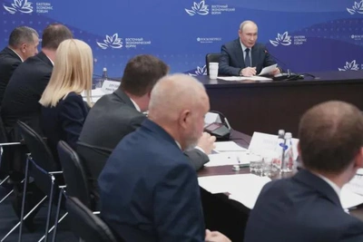 Президент обсудил развитие Дальнего Востока и Арктики