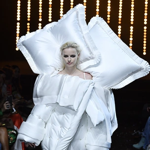 Наденьте, если осмелитесь: новый кутюр от Viktor & Rolf
