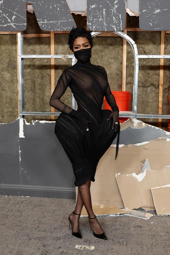 Как Тейяна Тейлор снова сделала открытый живот фэшн-заявлением: 30 лучших ее образов Как Тейяна Тейлор снова сделала открытый живот фэшн-заявлением: 30 лучших ее образов