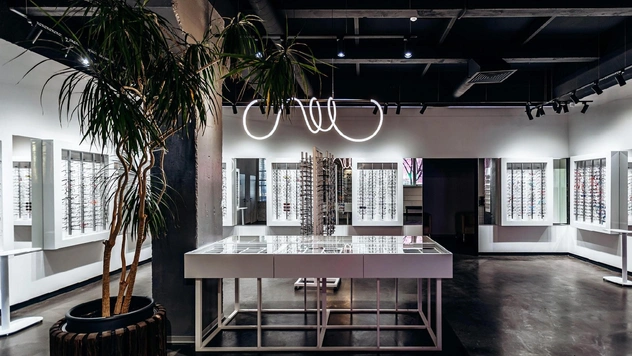 Бетон и продуманный свет: оптика в здании советской АТС в Смоленске